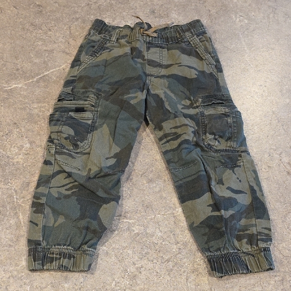 (J43) Wrangler Sz 5 Regular Kids Camouflage Joggers - Picture 1 of 7